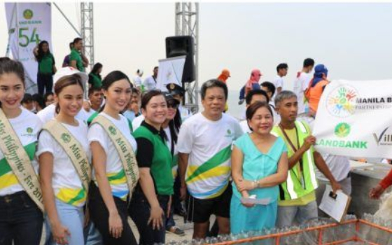 LANDBANK's Manila Bay SUNSET Partnership Program introduces PET Bottle Rescue Boats